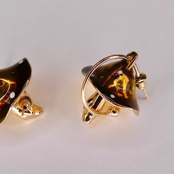 NEW Dotted Mushroom Gold Metallic Earrings Mushrooms Dangle Dangling Toadstools - Picture 4 of 7